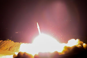 عکس/واکنش رئیس فراکسیون اهل سنت مجلس به حمله موشکی سپاه شلیک موشکهای سپاه به مقر تروریستها در دیرالزور سوریه - کراپشده