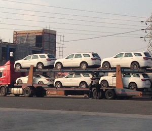 عکس/ محموله خودروهای آمریکایی در ایران!