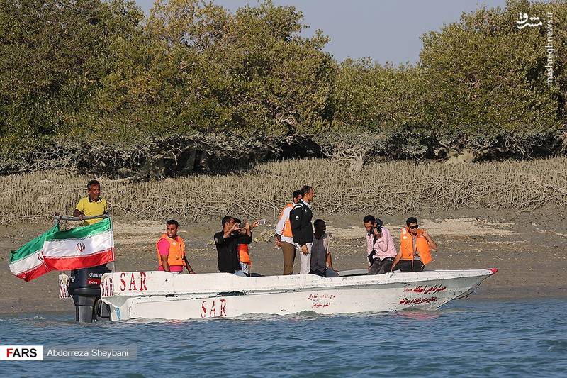مسابقه قایق های «حوری» در جزیره قشم