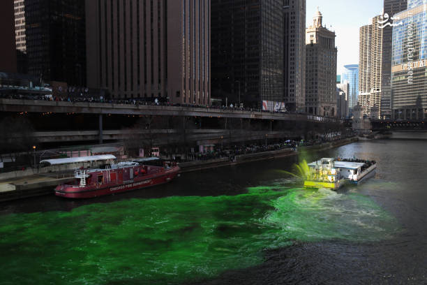 سبز شدن رنگ آب رودخانه شیکاگو