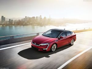 Honda Clarity Fuel Cell (2017)