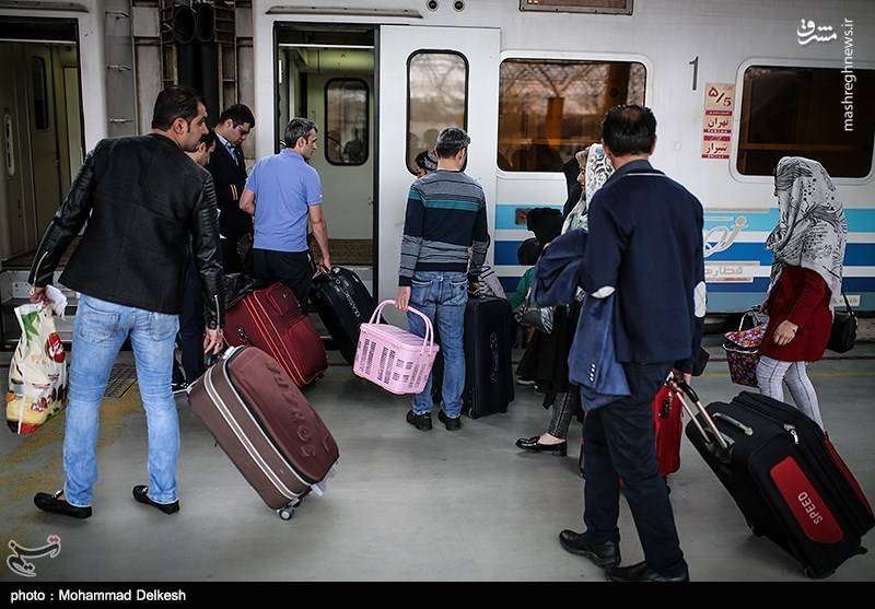 مسافران راه آهن تهران