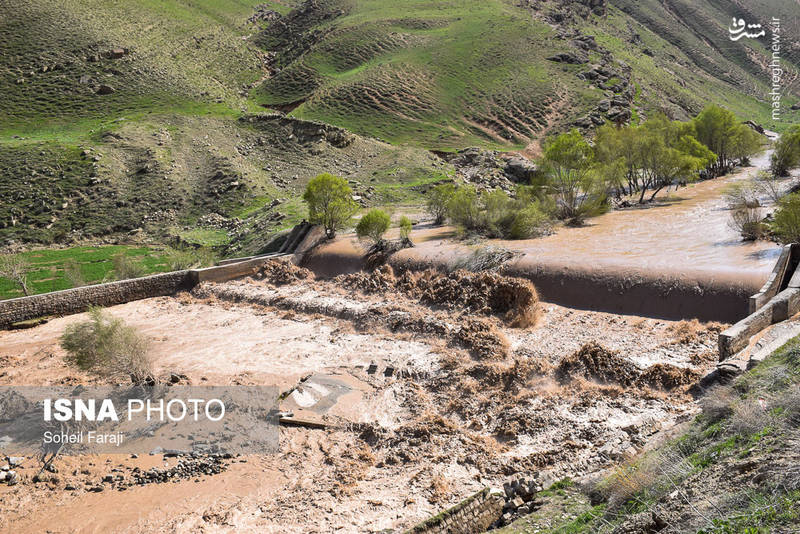 جاری شدن سیل در روستاهای آذربایجان غربی