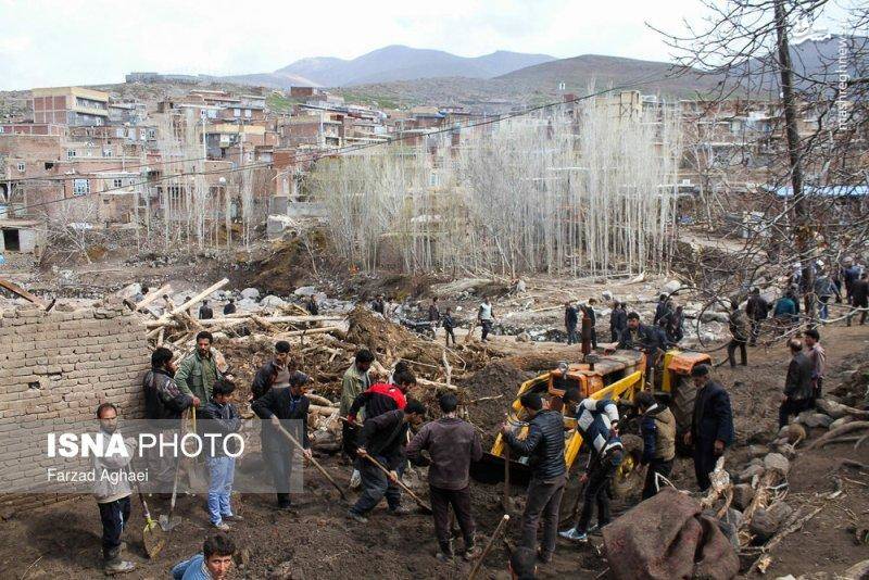 روستای «چنار» شهرستان «عجب شیر» دو روز پس از سیلاب