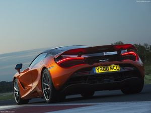 McLaren 720S (2018)