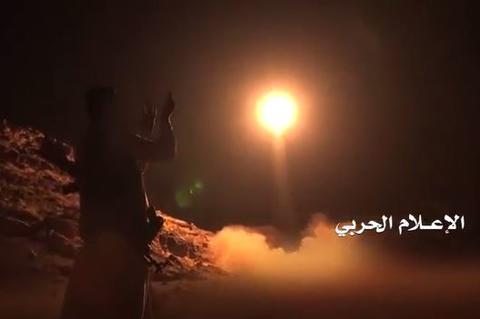 پیام‌های پنهان حمله موشکی ارتش یمن به فرودگاه ریاض/ شلیک‌های سراسیمه پاتریوت مهمتر بود یا رکوردشکنی «برکان 2» ؟! +عکس