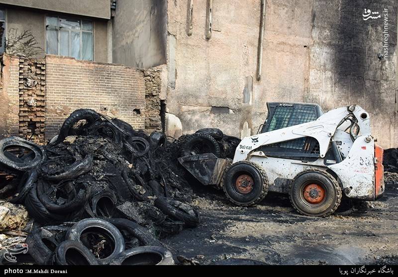  آتش‌سوزی گسترده انبار لاستیک در خیابان ری 