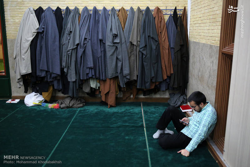 مناجات خوانی ماه رمضان در مسجد دانشگاه امام صادق(ع) 