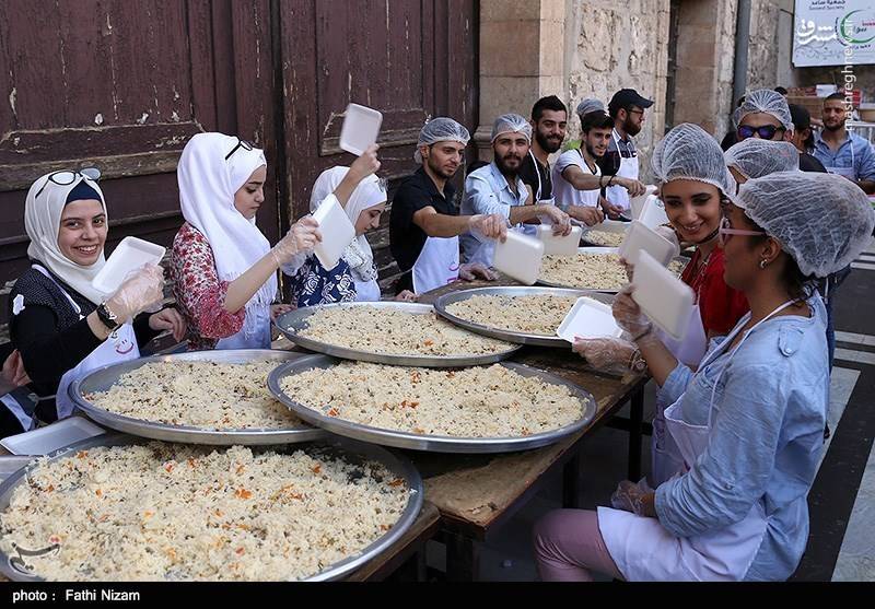 Что готовят на уразу. Курбан байрам в Таджикистане. Ифтар в Саудовской Аравии. ОАЭ Ramadan ифтар. Мусульманская еда.