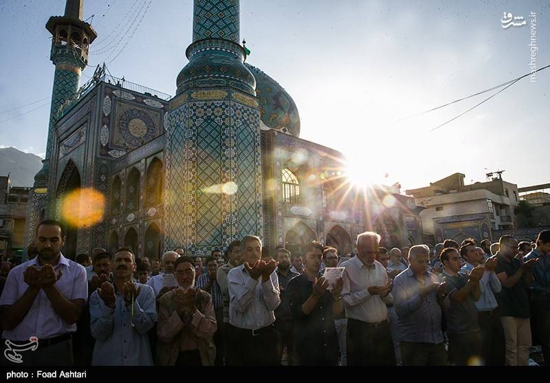  اقامه نماز عید فطر - امامزاده صالح‌(ع) 