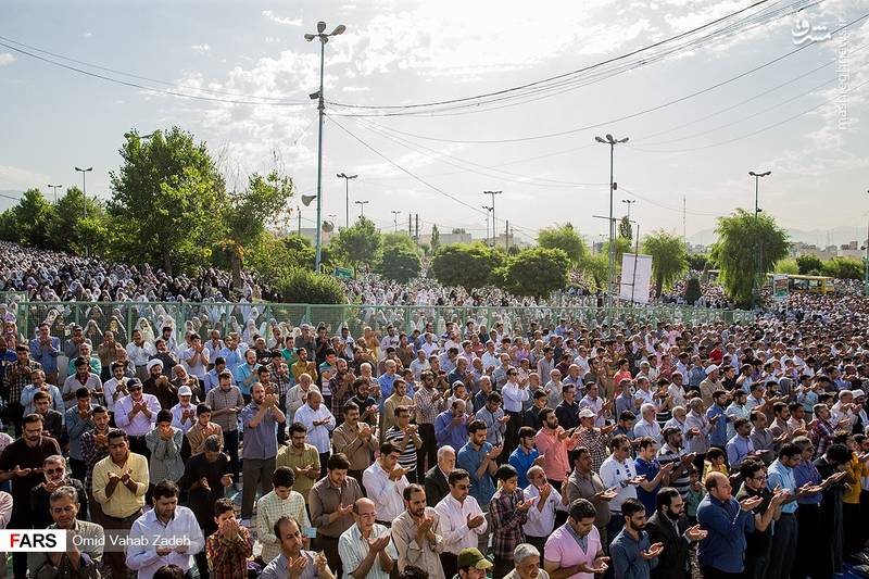 اقامه نماز عید سعید فطردر مصلی امام خمینی (ره)