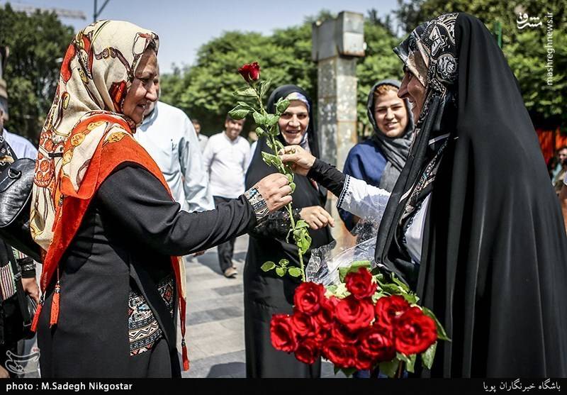  مراسم روز عفاف و حجاب در بازار تهران 