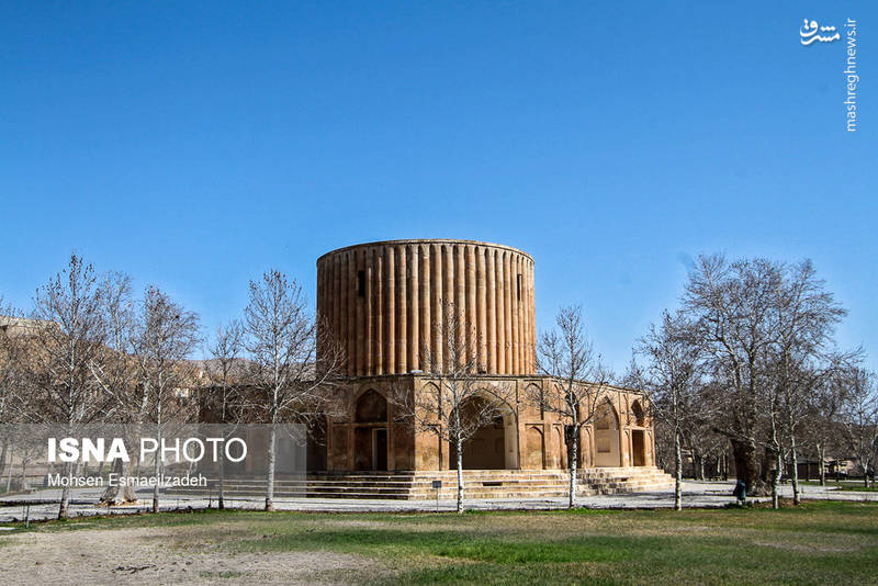 عمارت خورشید به دستور نادرشاه جهت اقامت و خزانه برای جواهرات و غنایم در کلات ساخته شده‌ است.