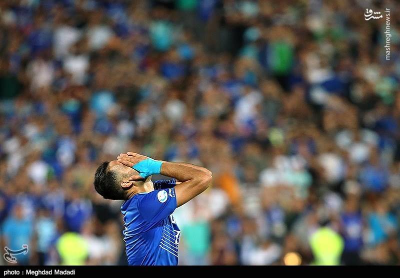  دیدار تیم‌های فوتبال استقلال تهران و استقلال خوزستان 