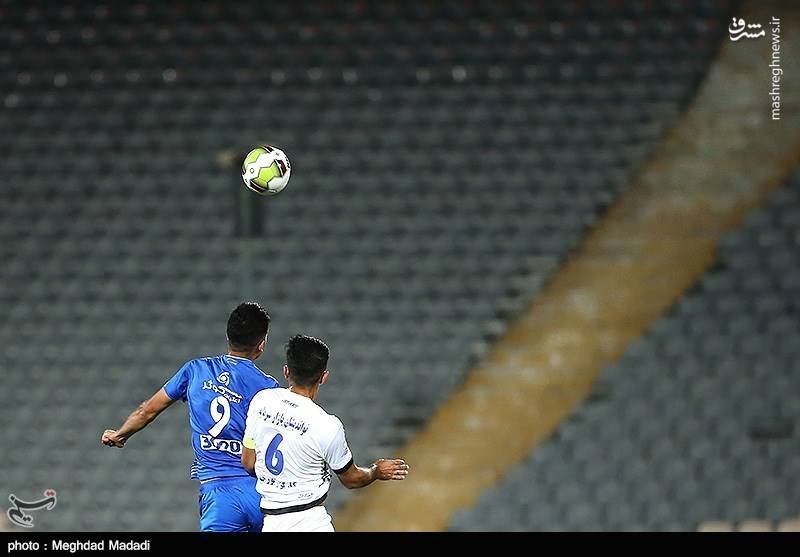  دیدار تیم‌های فوتبال استقلال تهران و استقلال خوزستان 