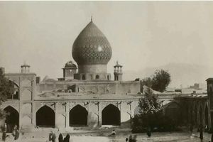 مرقد حضرت شاهچراغ شیراز در سال ۱۲۷۲