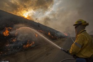 جدیدترین تصاویر از آتش سوزی گشترده در آمریکا