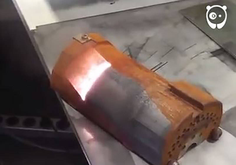 فیلم/ قدرت لیزر در زدودن زنگار از فلزات