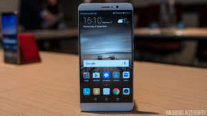 Huawei Mate ۱۰ هم بر سر قیمت به جنگ با iPhone X می رود! +عکس