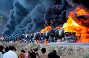 بمباران کاروان نفت داعش در عراق 