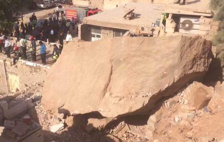 فیلم/ سنگی که باعث تخریب دو خانه‌ در اهواز شد