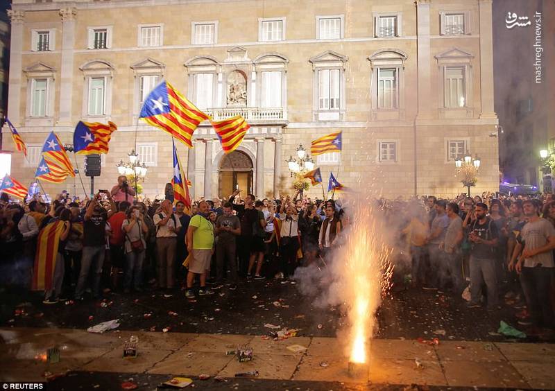  حمایت هزاران جدایی‌خواه در پی اعلام استقلال یکطرفه کاتالونیا از اسپانیا