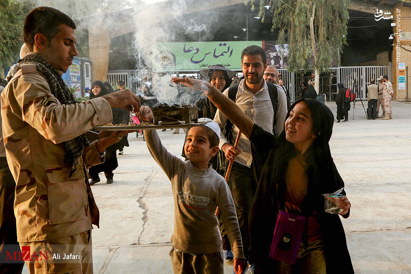  بازگشت زائران اربعین حسینی از مرز مهران 