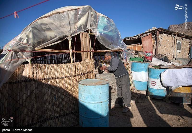  عکس/ ساخت کانکس توسط سپاه در مناطق زلزله‌زده