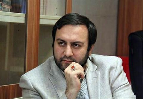 پیرهادی: شهرداری تهران برای اداره شهر چیزی در چنته ندارد