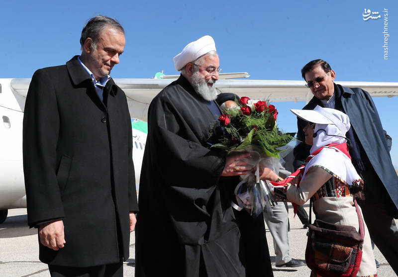 ورود روحانی به  فرودگاه سیرجان