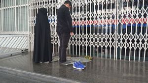 عکس/ نماز اول وقت راهپیمانان تهرانی