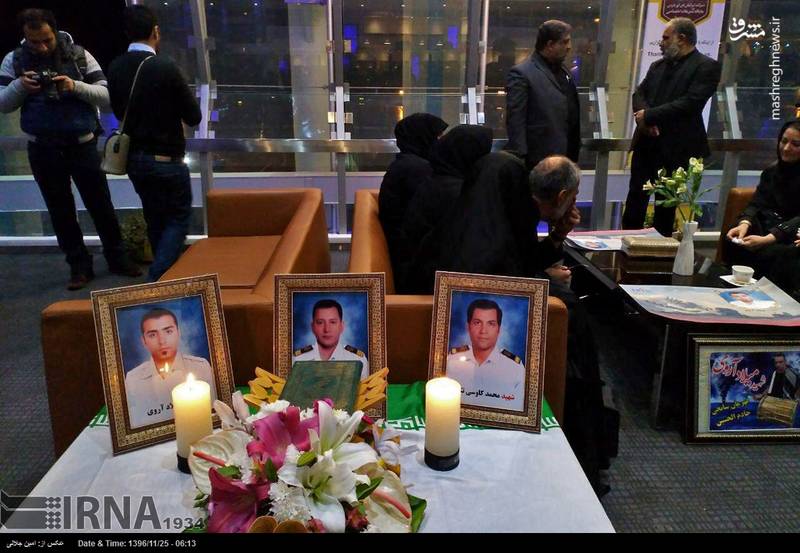مراسم ورود سه تن از شهدای حادثه کشتی سانچی از ساعات ابتدایی صبح امروز در فرودگاه امام خمینی(ره) برگزار شد.