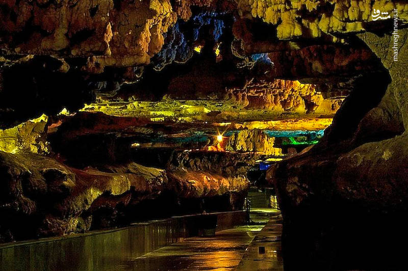 عبور از این غار آبی شگفت انگیز بسیار ساده و آسان است و این همان چیزی است که غار آبی علیصدر را نسبت به بسیاری از غارهای آبی جهان متمایز می‌کند.