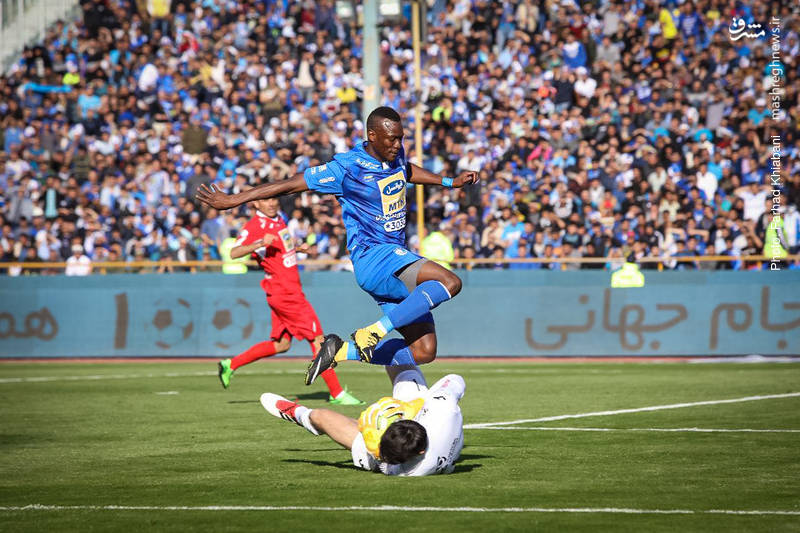 مامه تیام مهاجم سنگالی تیم استقلال