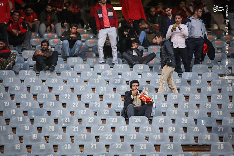 هواداران تیم فوتبال پرسپولیس پس از شکست مقابل استقلال