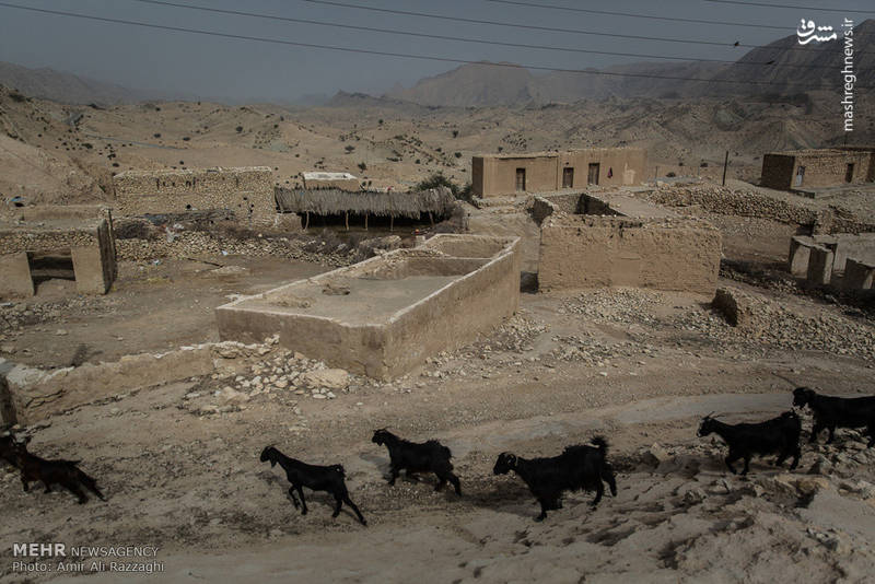 روستاهای منطقه که هریک با روستاهای اقماری کوچک و بزرگ پیوند خورده‌اند، به دلیل خشکسالی، کمبود آب و کاهش بارندگی رنگ زندگی را از یاد برده‌اند