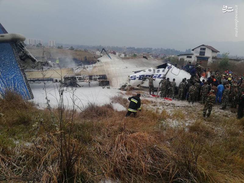 سخنگوی فرودگاه کاتماندو گفته امدادگران در حال حاضر تلاش می‌کنند  آتش را خاموش کنند.