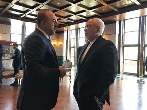 گفتگوی وزیر خارجه ترکیه با ظریف