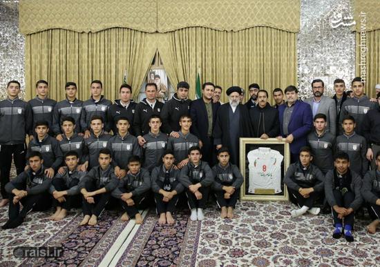 عکس/ دیدار تیم ملی نوجوانان ایران با رئیسی