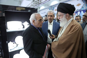  بازدید رهبر انقلاب از نمایشگاه کالای ایرانی