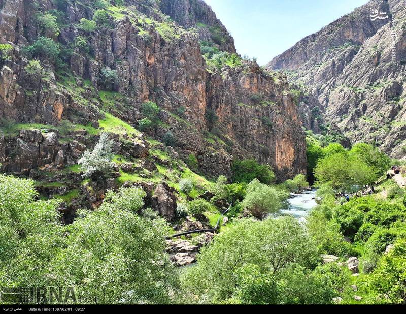 رودخانه تنگیور بعد از گذر از آبادی در حدود ۱۲۰ متری غرب پالنگان به رودخانه پرآب سیروان می پیوندد.