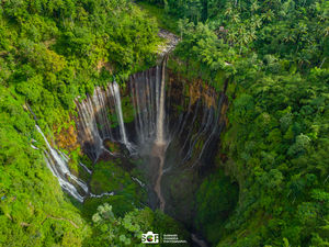  آبشار خیره کننده در اندونزی