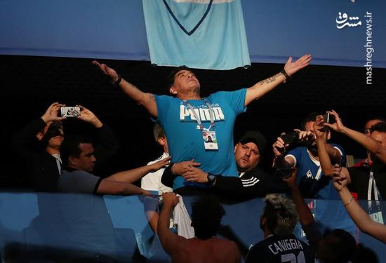 عکس/ حرکات عجیب مارادونا در بازی آرژانتین