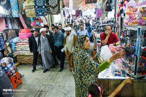 حضور امام جمعه شیراز در جمع کسبه بازار
