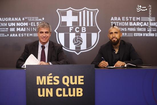 عکس/ ثبت قرارداد رسمی آرتورو ویدال با بارسلونا