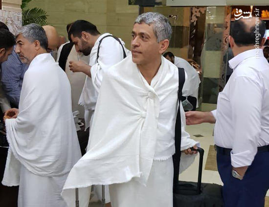 عکس طیب نیا در لباس احرام آرمانین