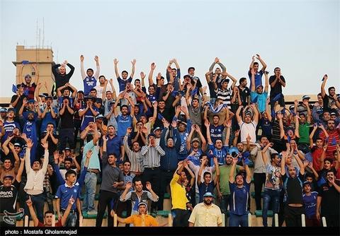 درگیری شدید هواداران در بازی پرسپولیس و استقلال خوزستان