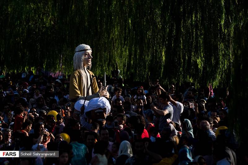 جشنواره عروسک‌ها در بوستان آب و آتش