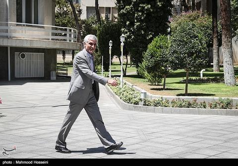 شهرداری تهران هیچ راهی جز اجرای قانون منع به کارگیری بازنشستگان ندارد