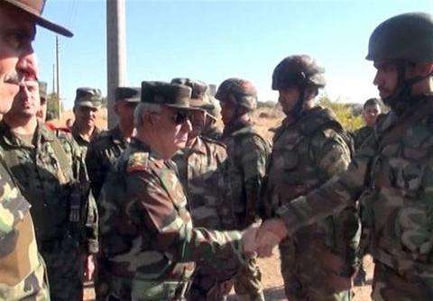 بازدید وزیر دفاع از مناطق عملیاتی به دستور اسد